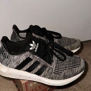 Adidas shoes / black and grey